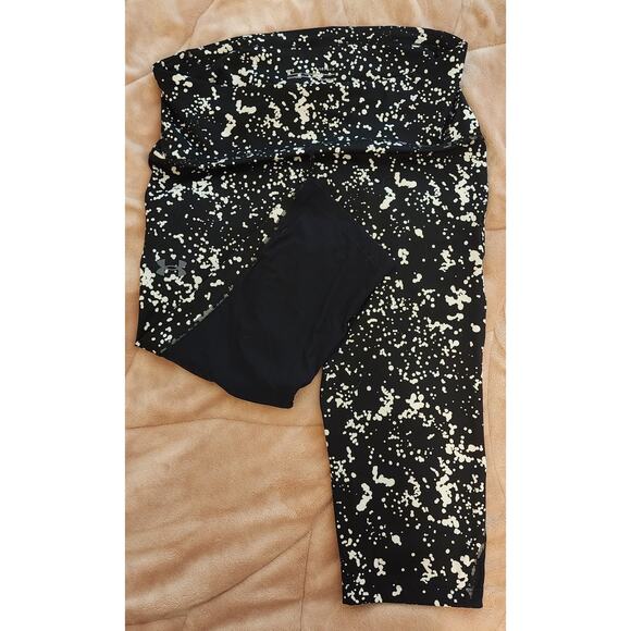 UA Fly Fast WOMENS (Pre Loved) Capri -- Size Large Black and White Polka Dot - Picture 3 of 4